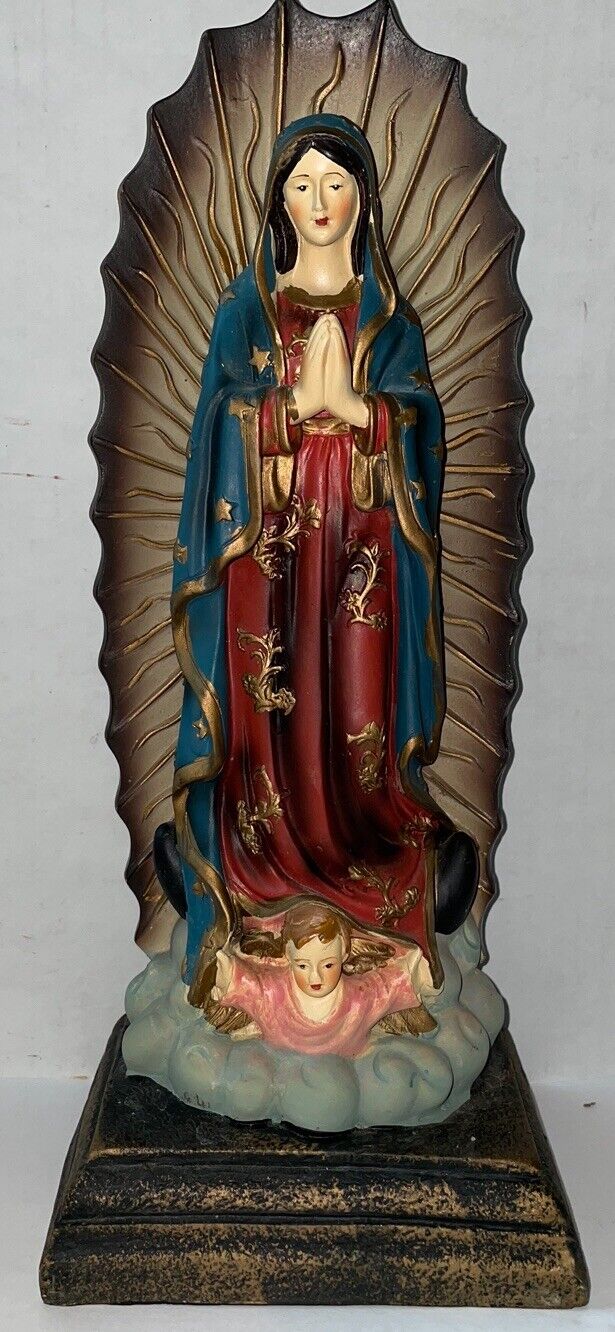 Unique And Lovely Virgin Mary Statue