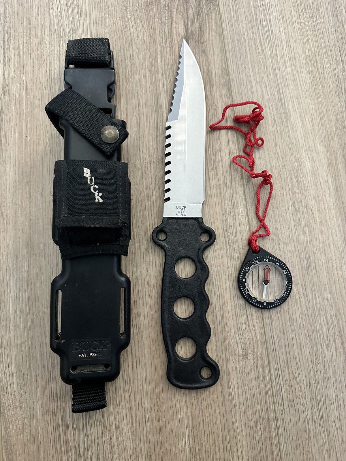 Rare BUCKMASTER 185  U.S.A. Pat Pending Survival Knife, W/ Sheath & Compass