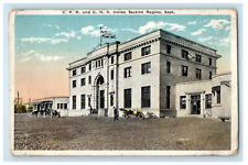 c1920's C.P.R and C.N.R Union Station Regina Saskatchewan Canada Postcard picture