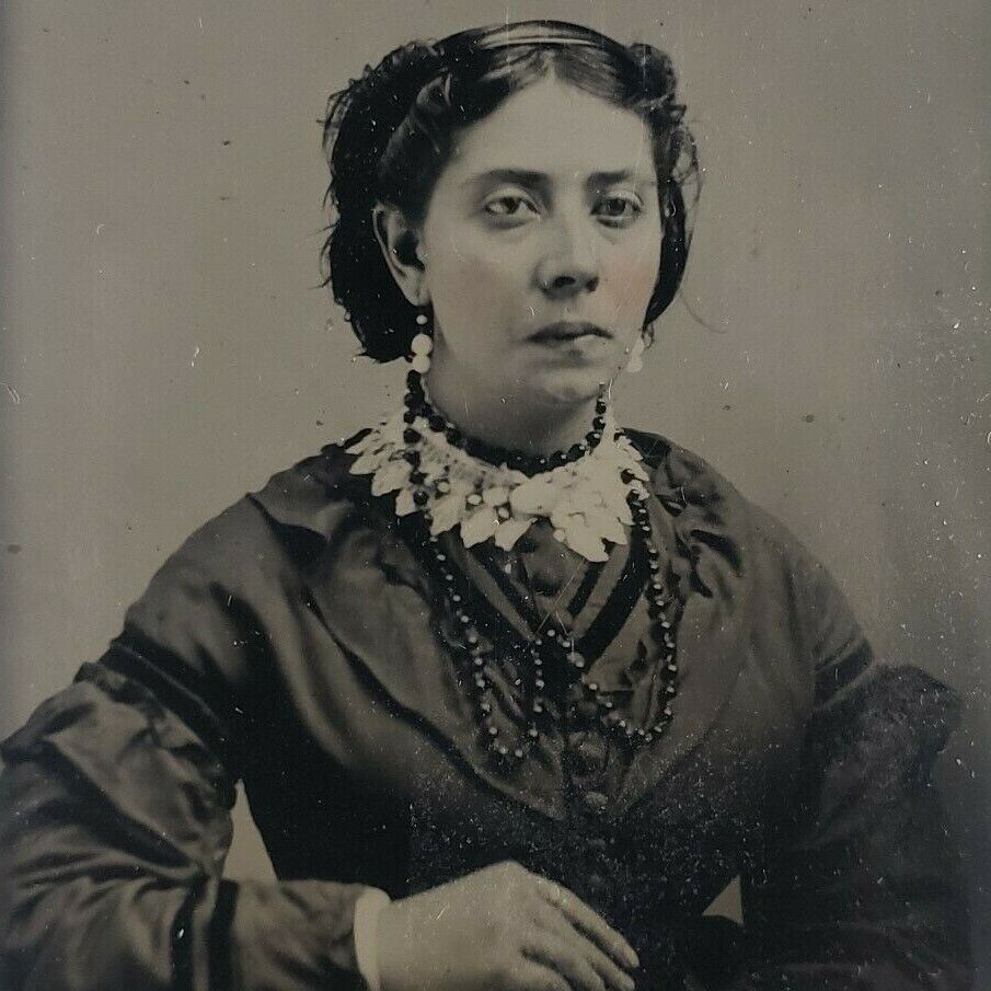 Prudish Rosy Cheeks Victorian Woman 1880s 1/9 Plate Tintype Ferrotype Photo H84
