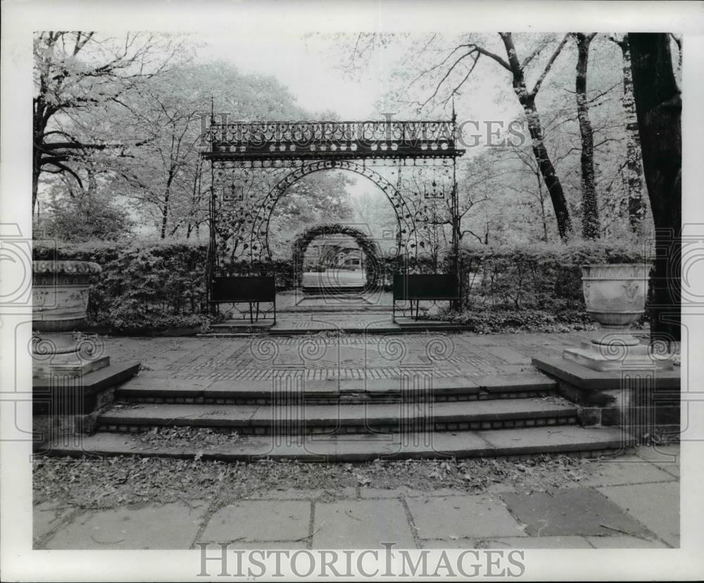 1976 Press Photo Cleveland Cultural Gardens-Rockefeller Park - cvb65483