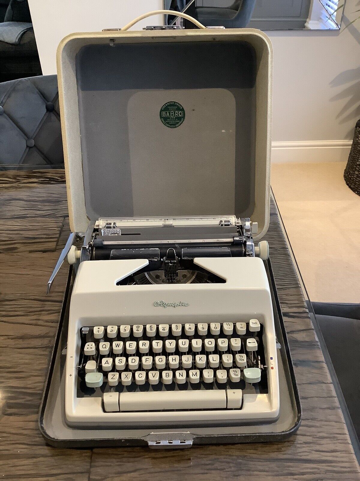 Vintage Olympia SM9 portable typewriter comes with the case, 1969