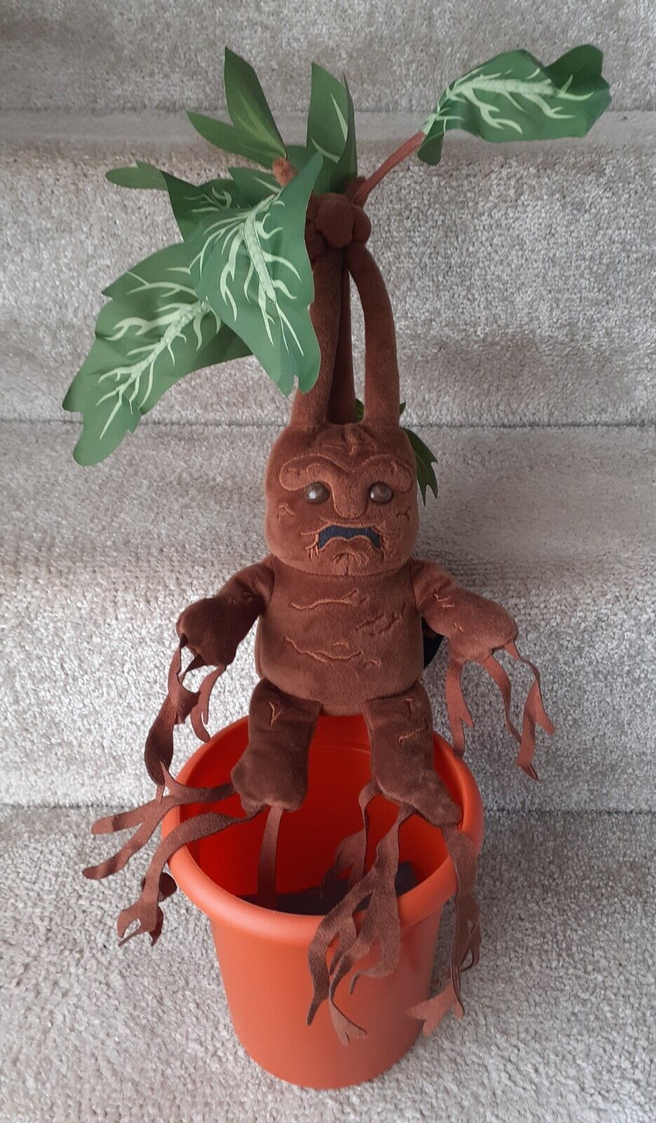 The Noble Collection Genuine Harry Potter Electronic Screaming Mandrake In Pot