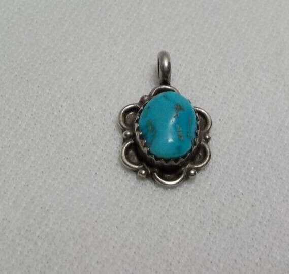 VINTAGE NAVAJO STERLING SILVER TURQUOISE NECKLACE PENDANT RIGGS