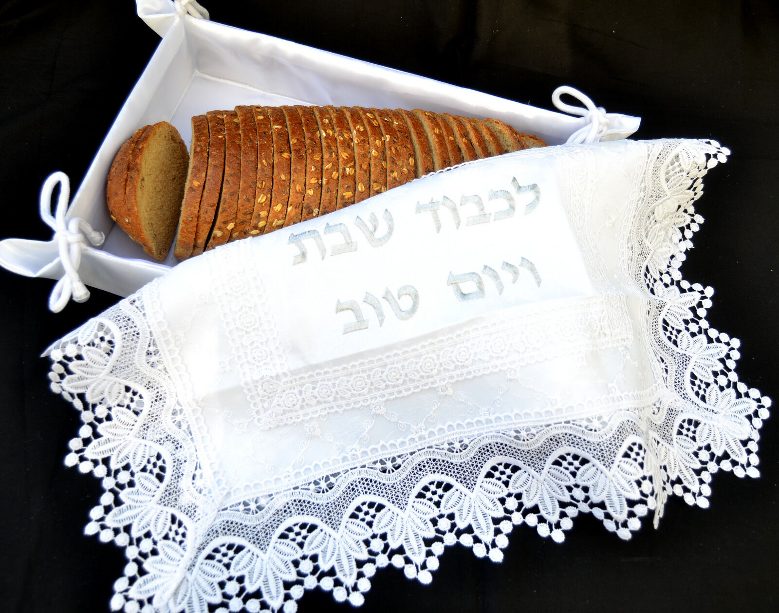 Amazing set for Shabbat Basket&Challah bread cover israel Embroidered.White 
