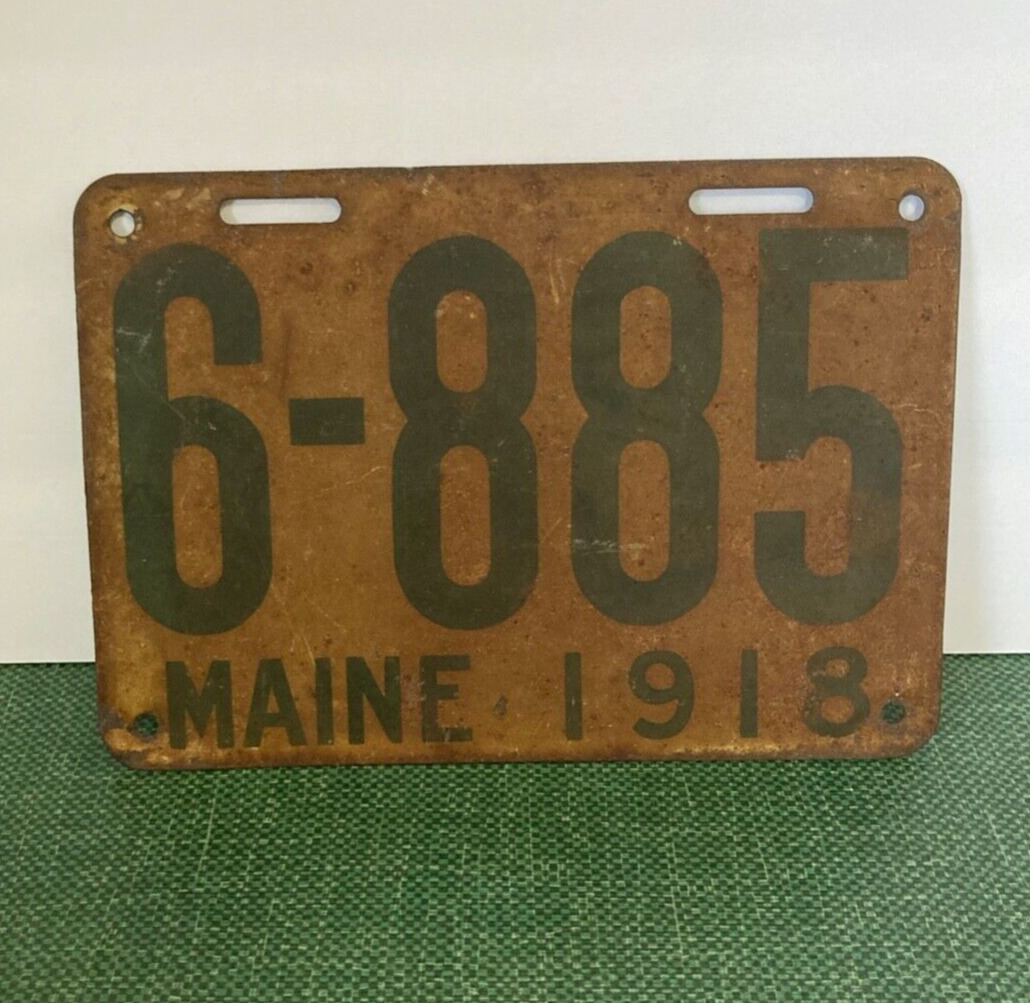 ANTIQUE MAINE LICENSE PLATE 1918 -ONLY FOUR NUMBERS 6-885