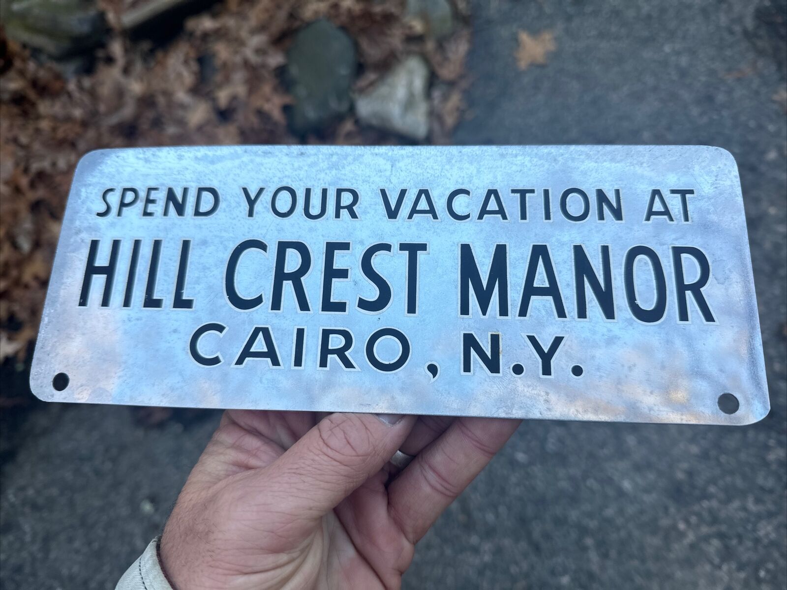 NOS Vintage HILL CREST MANOR CAIRO,NY LICENSE PLATE TOPPER Old Advertising Sign