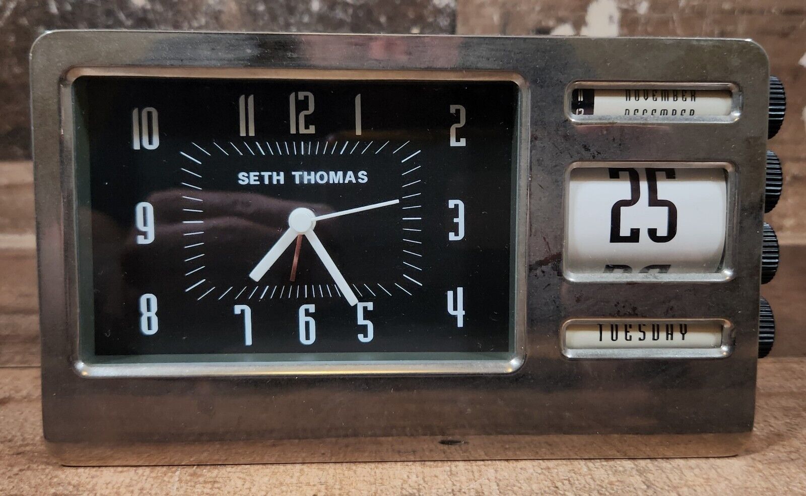 Vintage Seth Thomas Banker Alarm Clock Chrome Black Flip Date Knobs Desk Decor