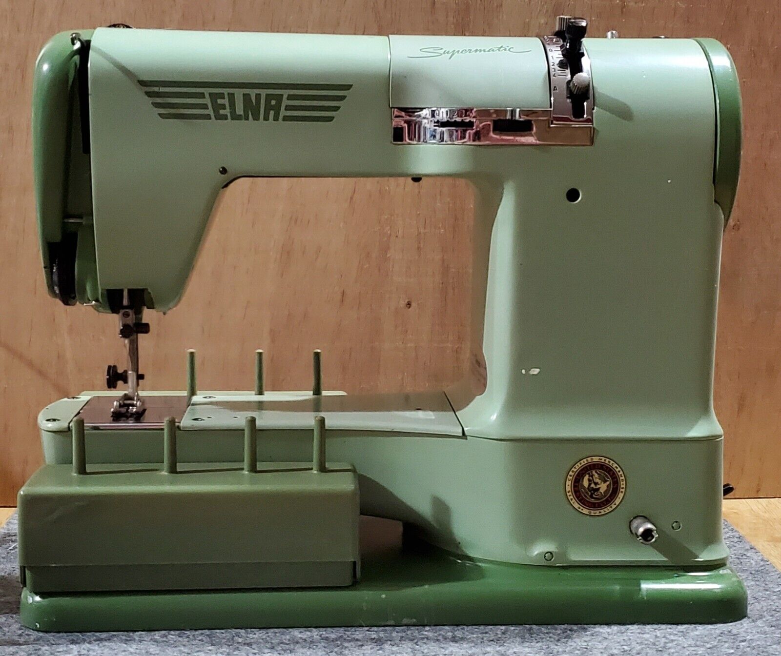 Vintage Elna Supermatic Sewing Machine with Metal Case 722010 1957 2-tone Green 