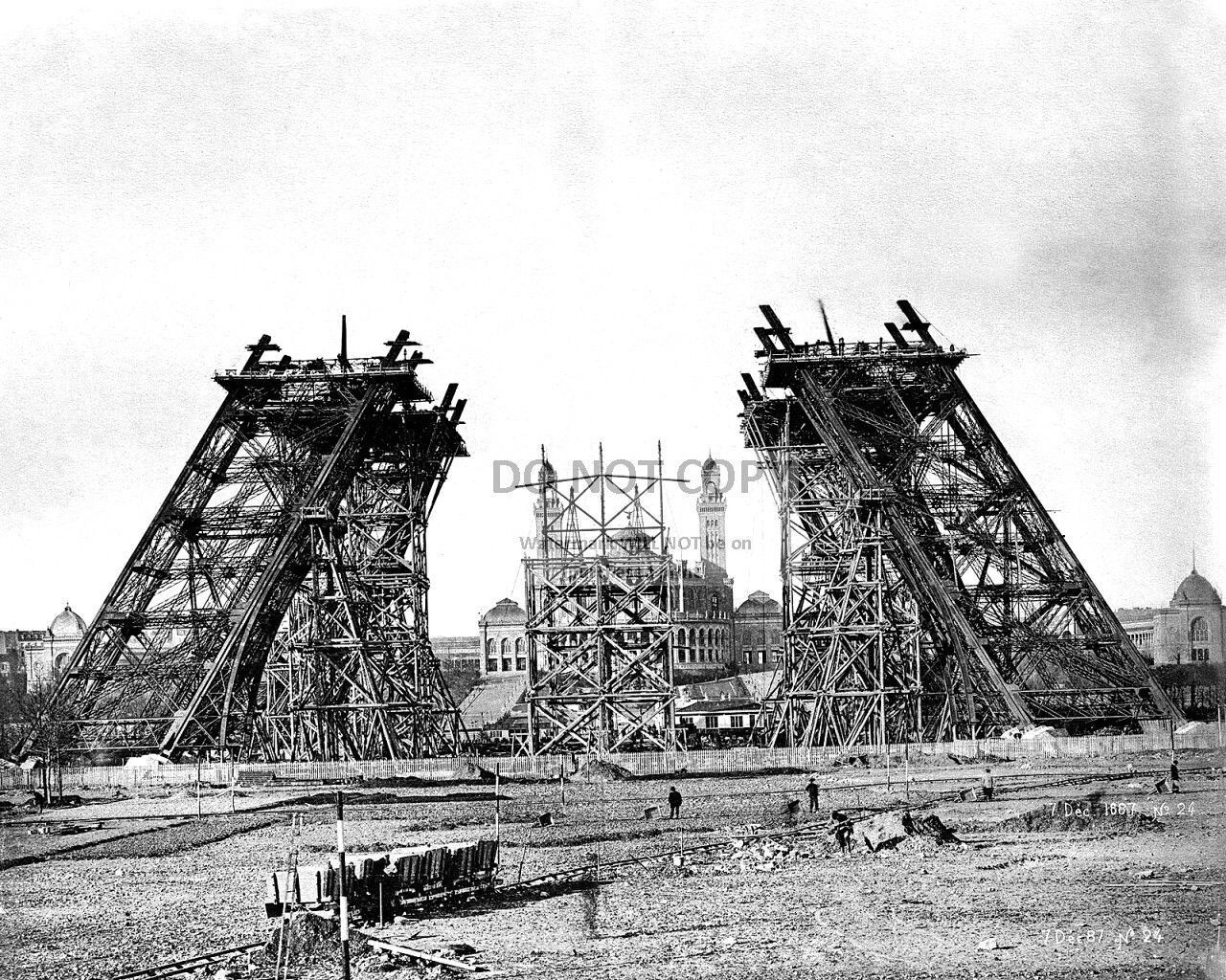 EIFFEL TOWER IN PARIS UNDER CONSTRUCTION, CIRCA 1889 - 8X10 PHOTO (CC648)