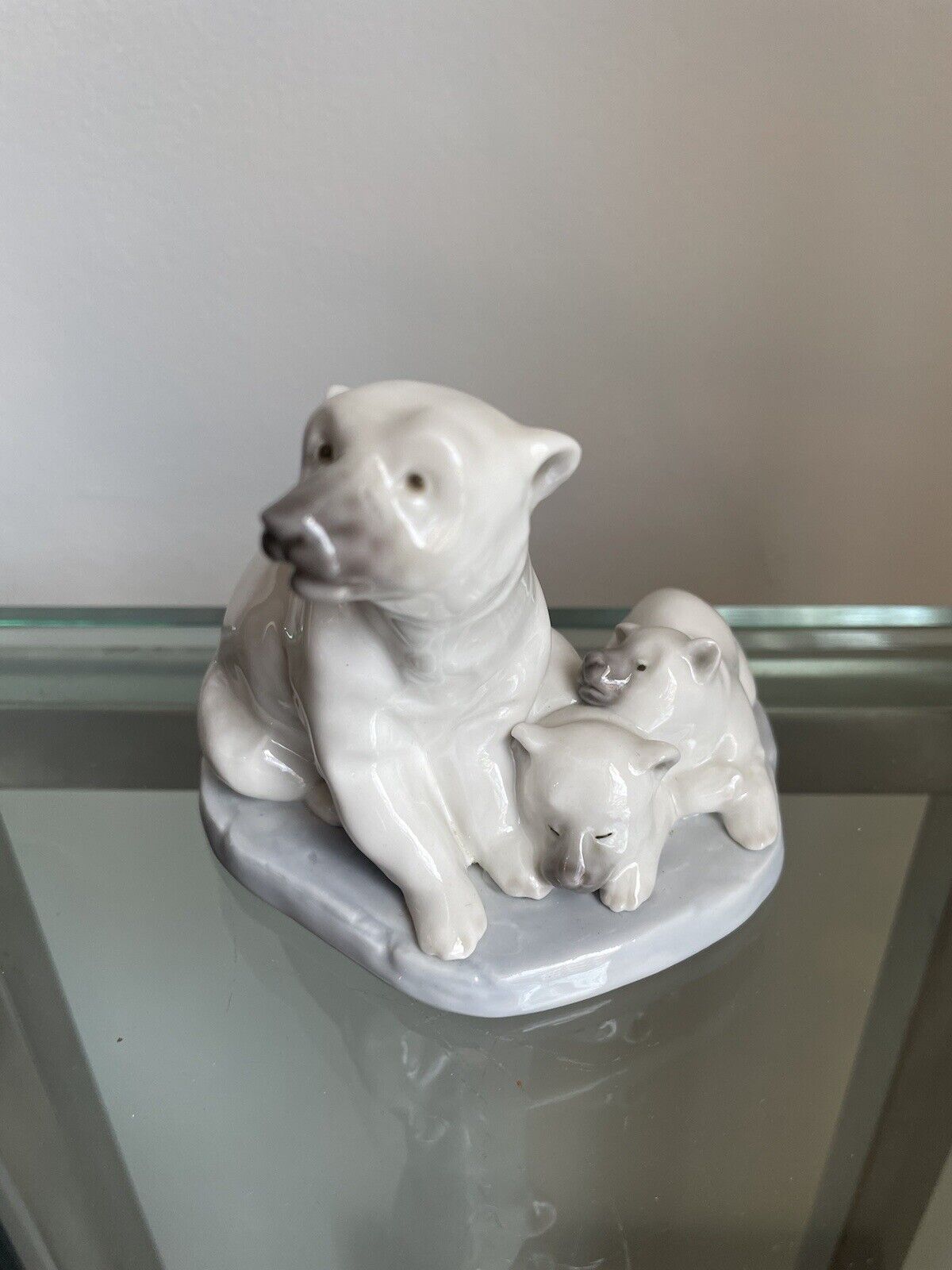 Lladro Collectible Figurine “Polar Bear And Cubs”