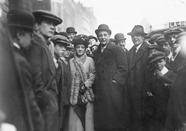 British socialist leader George Lansbury & wife arrive Bow Street - 1913 Photo
