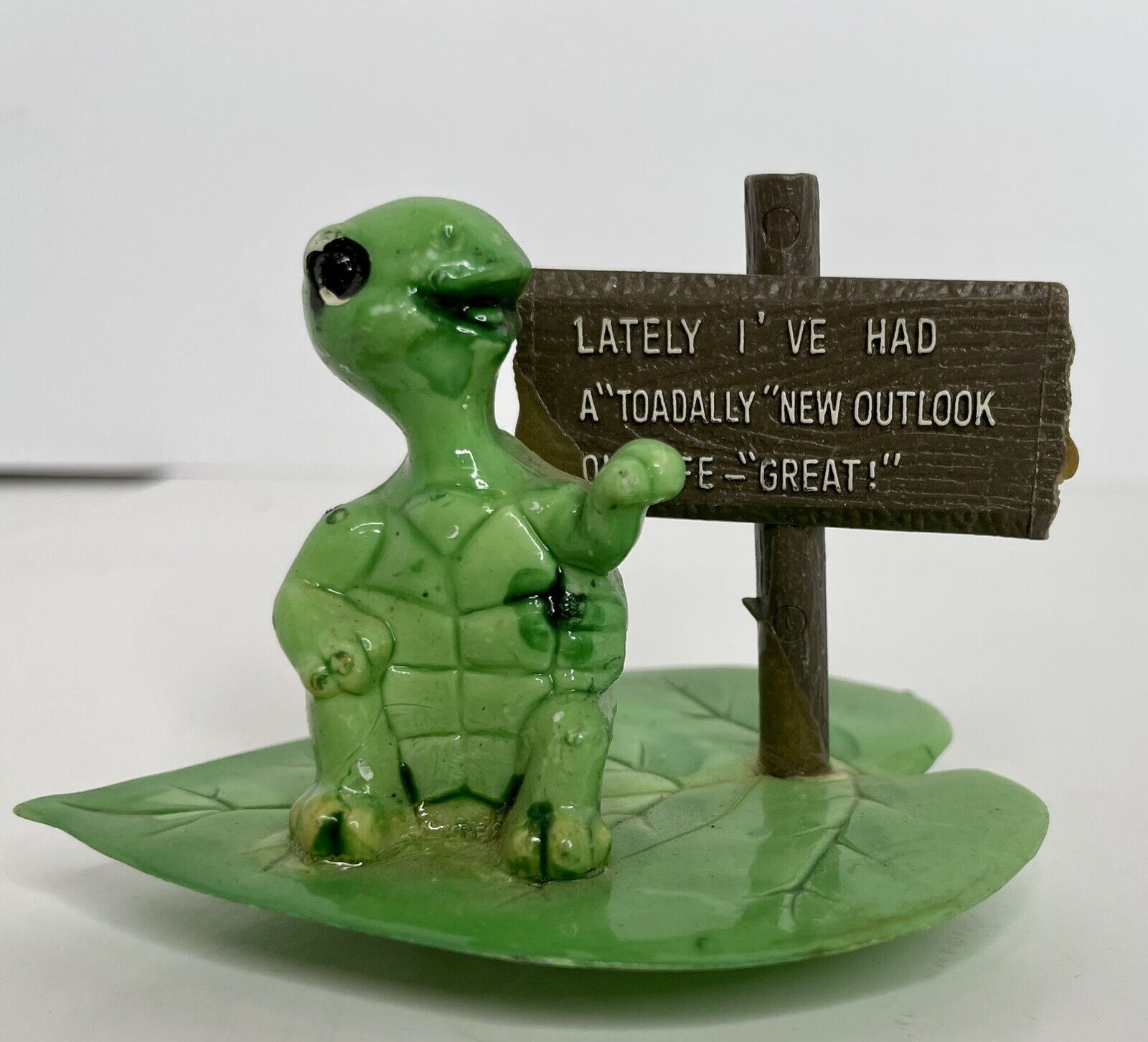 Vtg Enesco? Turtle On Lily Pad Leaf Sign Figurine Plastic Cake Topper Misprint