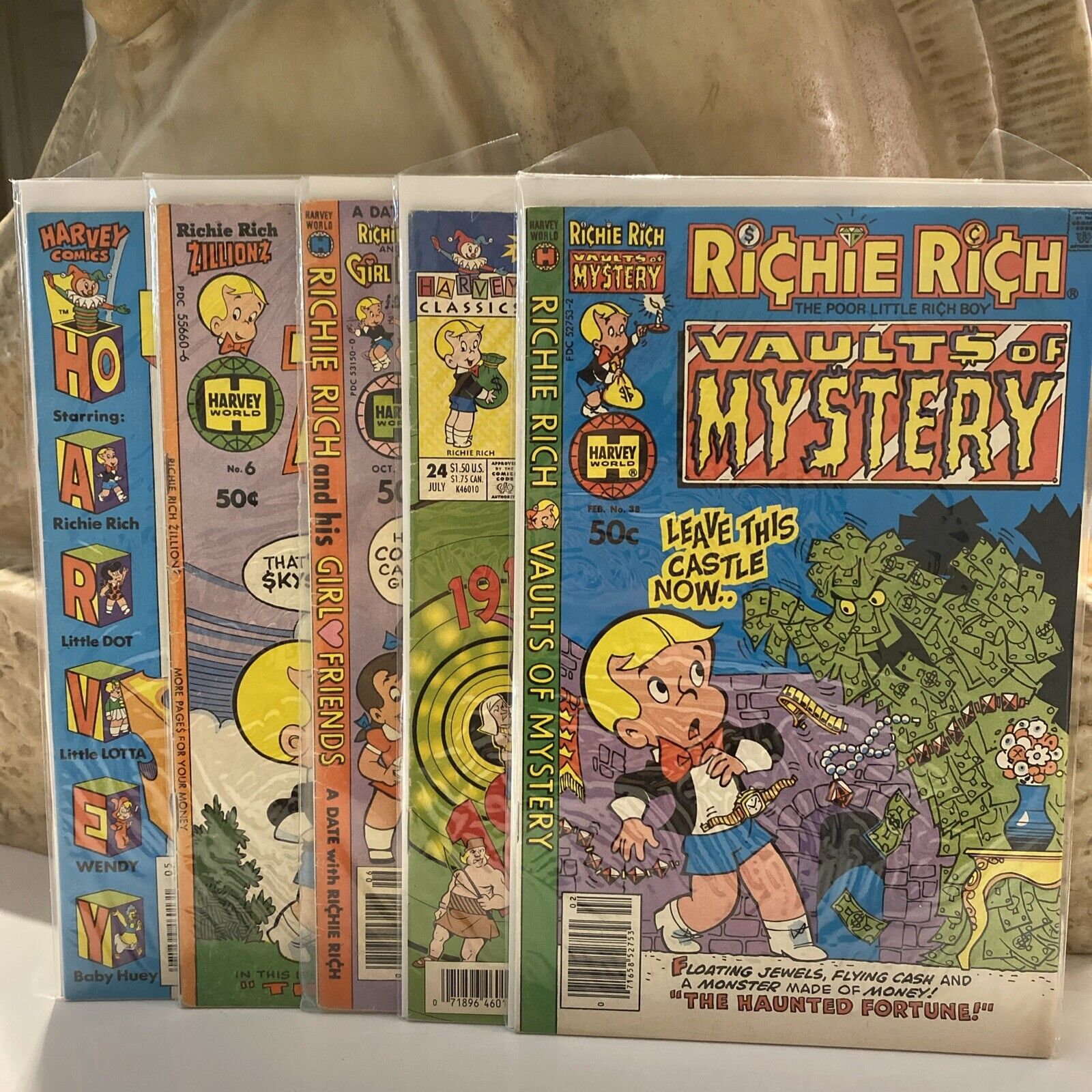 Lot Of 5 Richie Rich Comic Books (Great Condition)