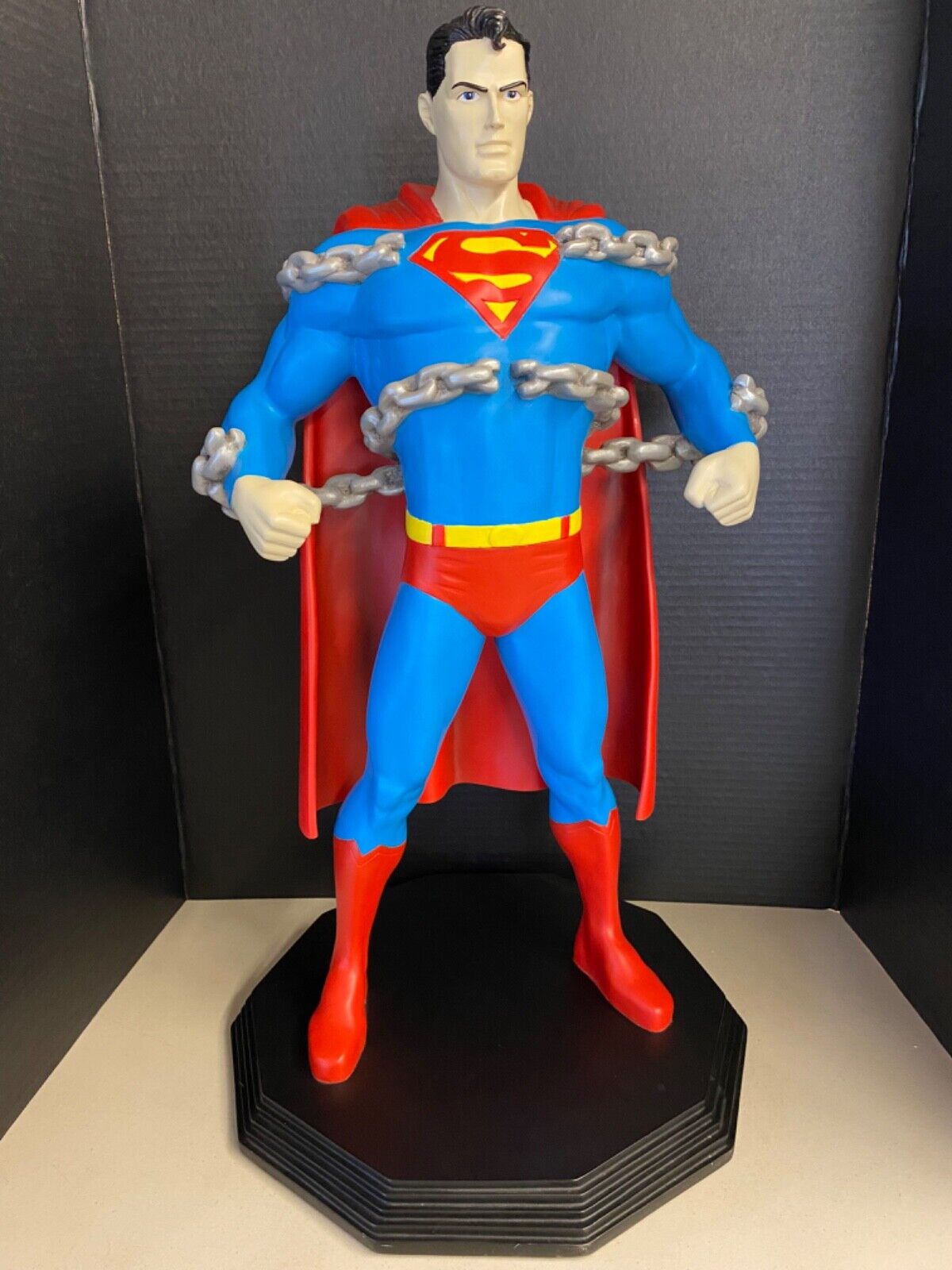 Superman Statue Breaking Chains 25 \