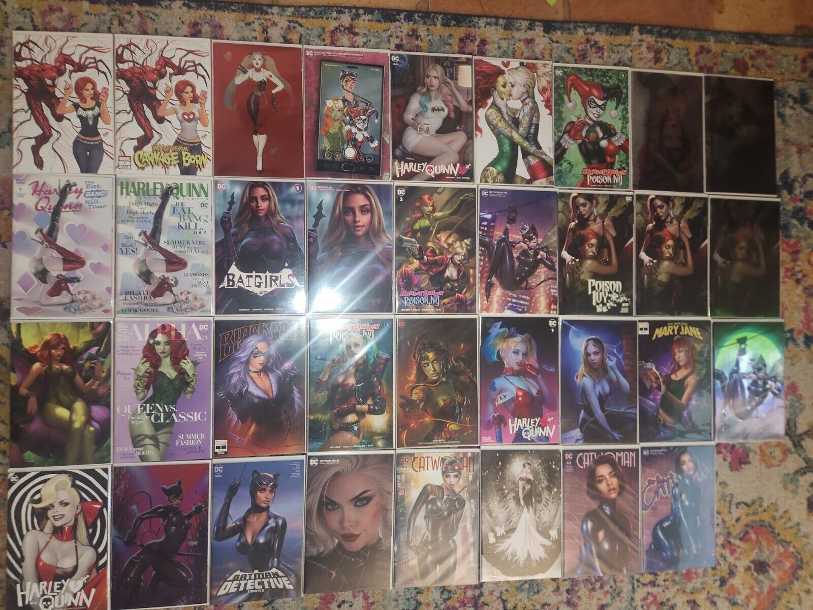 INSANE 35 DC/Marvel Comic Lot(Harley Quinn, Poison Ivy, Catwoman, & more) NM