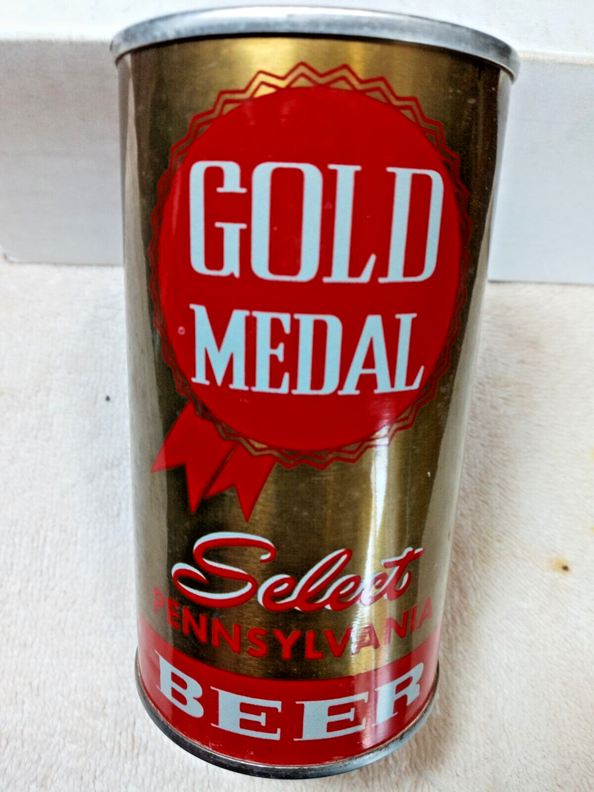 Gold Medal   beer pull tab beer can , Wikes- barre PA   empty