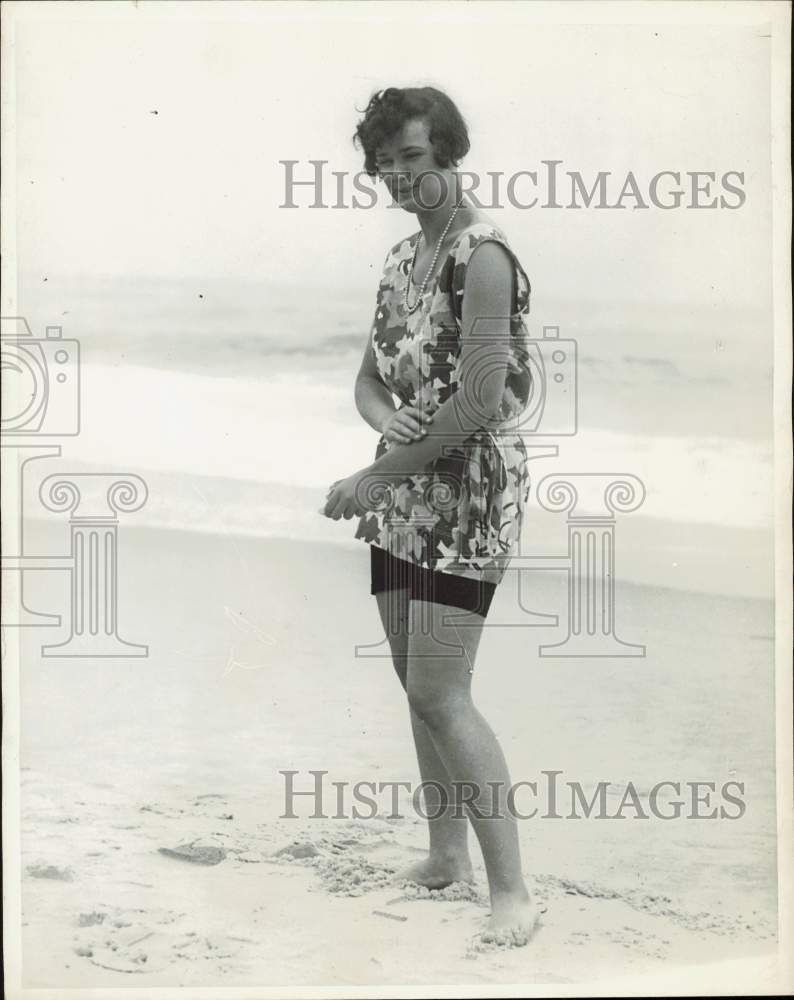 1927 Press Photo Miss Carol Kip of New York at a Southampton, Long Island resort