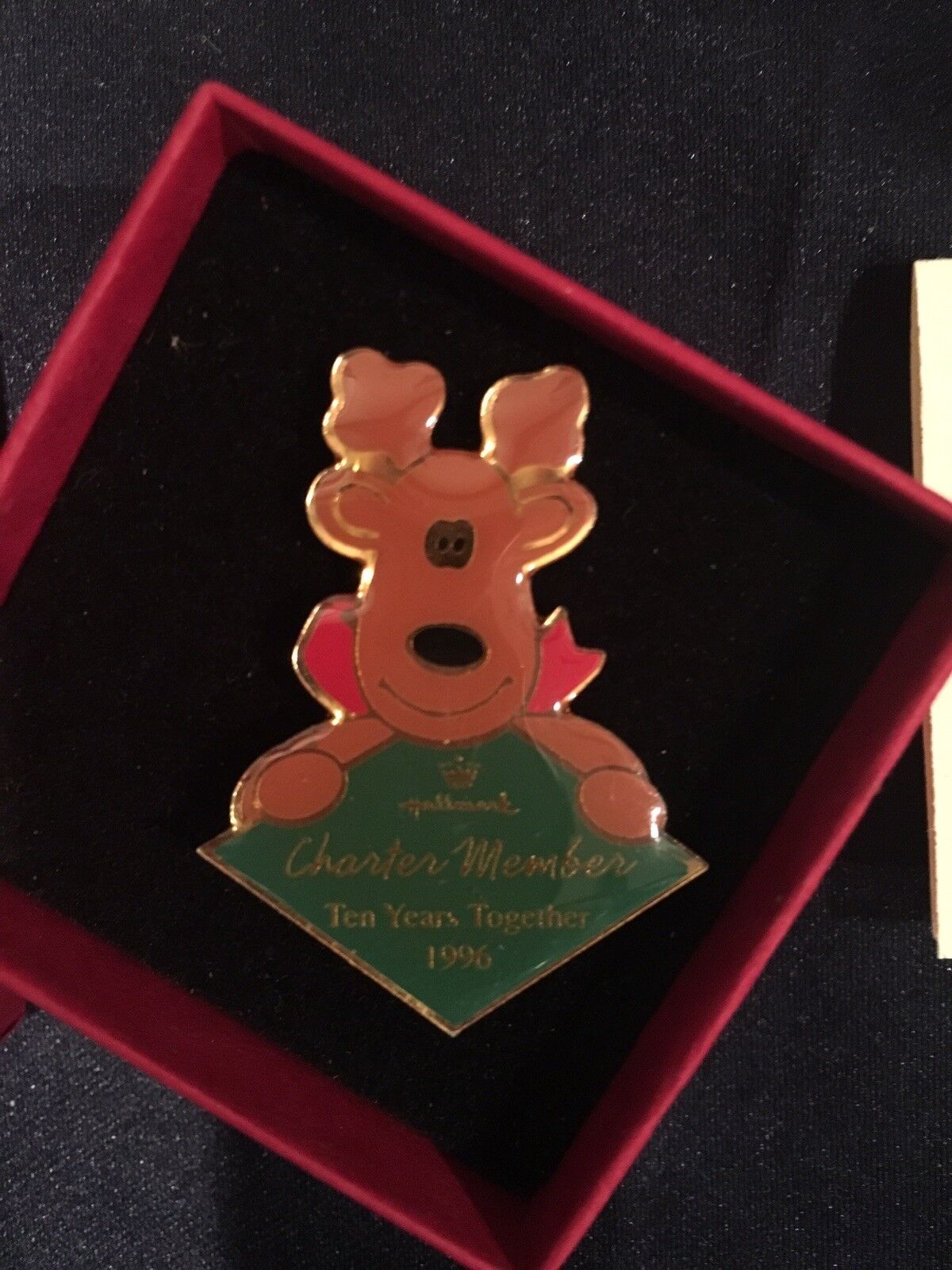 Hallmark Ornament Collection CLuB Pin Moose Holiday Brooch Pin