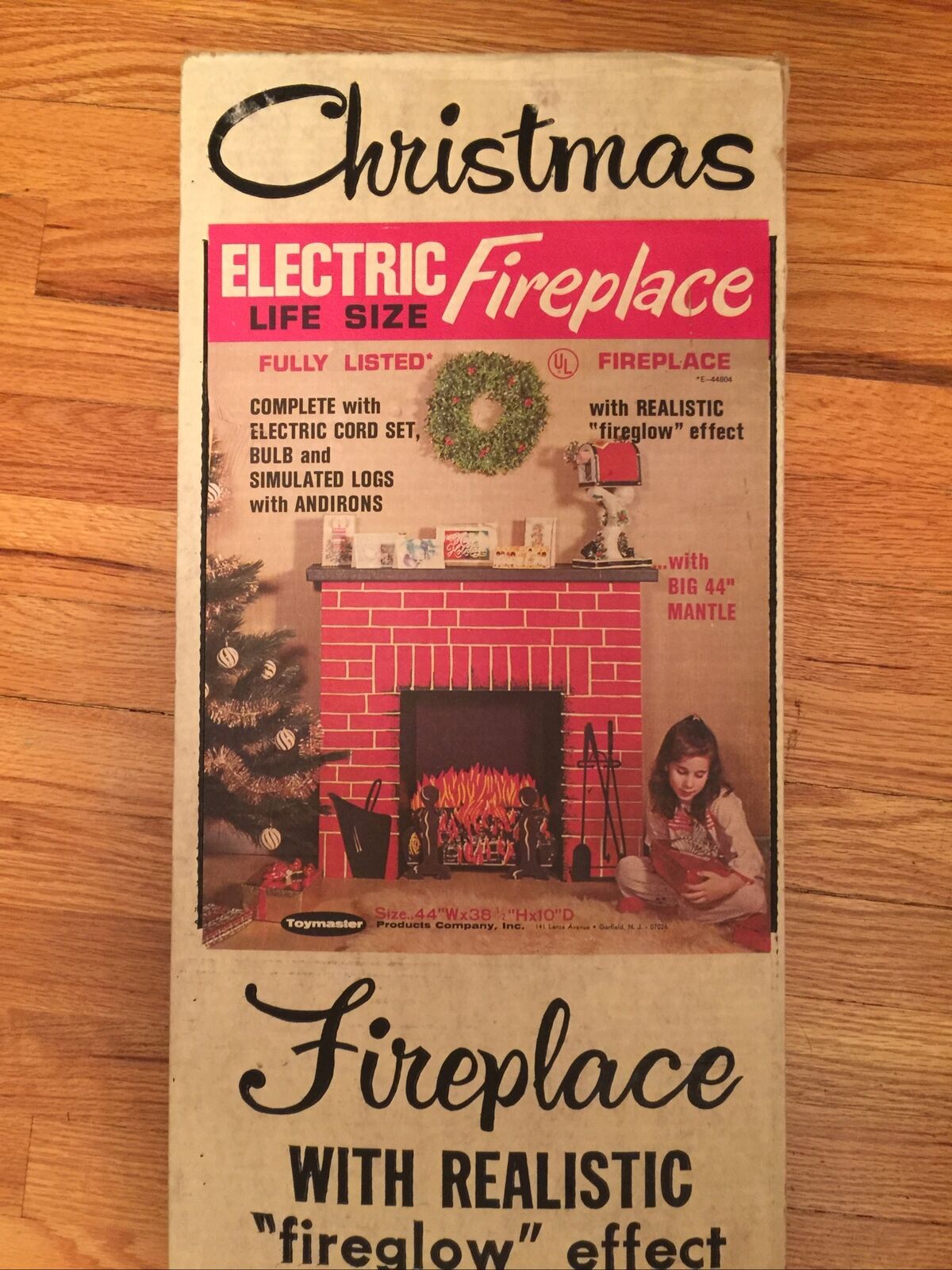 NEW TOYMASTER Christmas ELECTRIC LIFE SIZE FIREPLACE + mantle piece box #1100