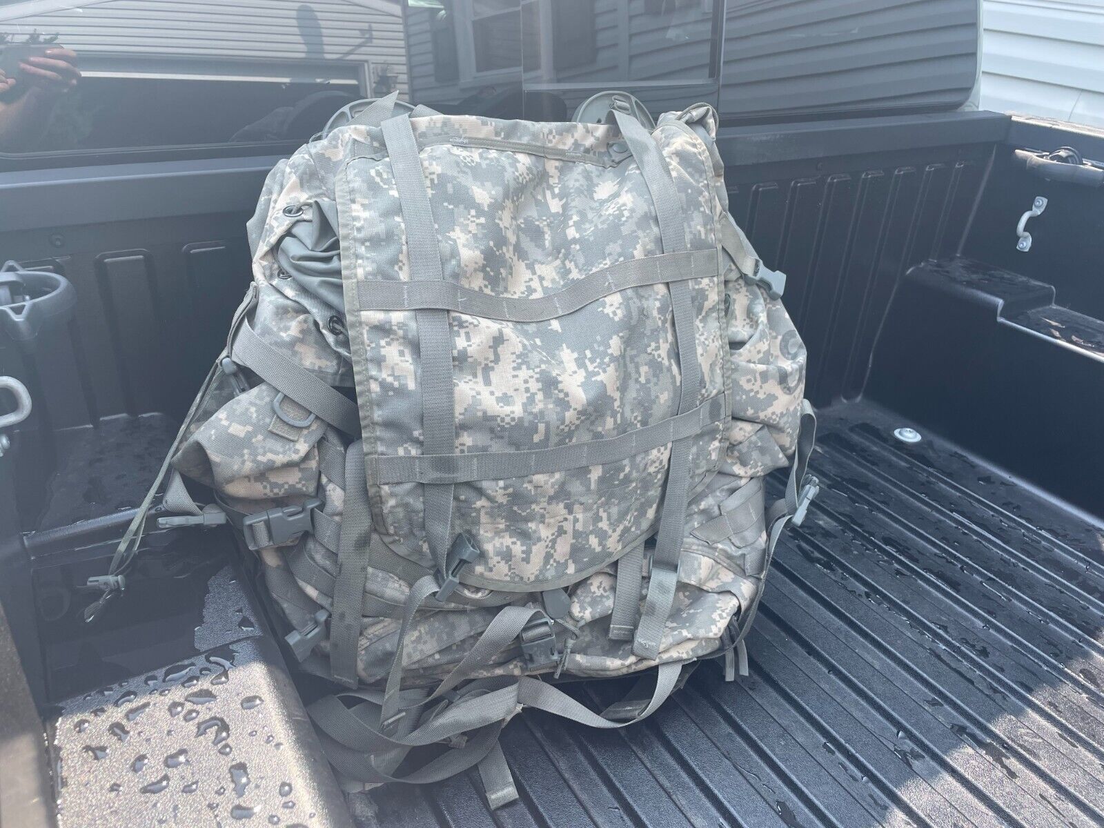 US Army Large Rucksack Digital Camo with 2 Sustainment Pouches 83 Liter Capacity