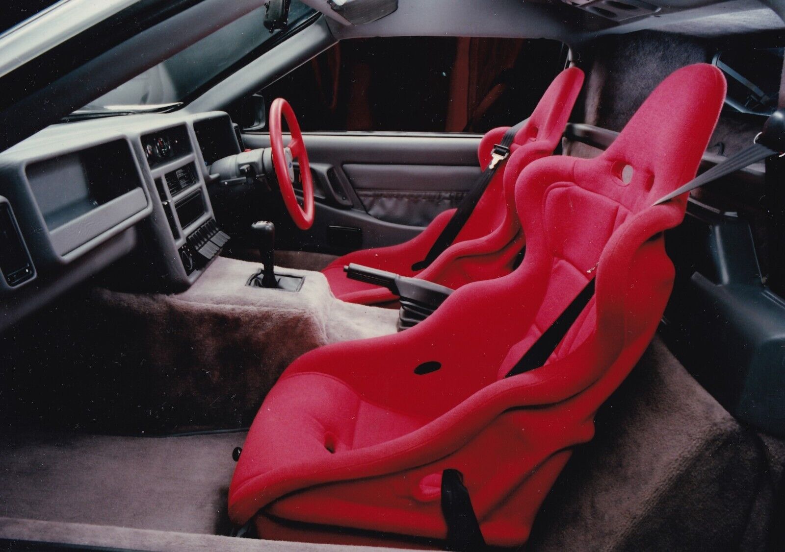 FORD RS200 INTERIOR COLOUR PHOTOGRAPH.