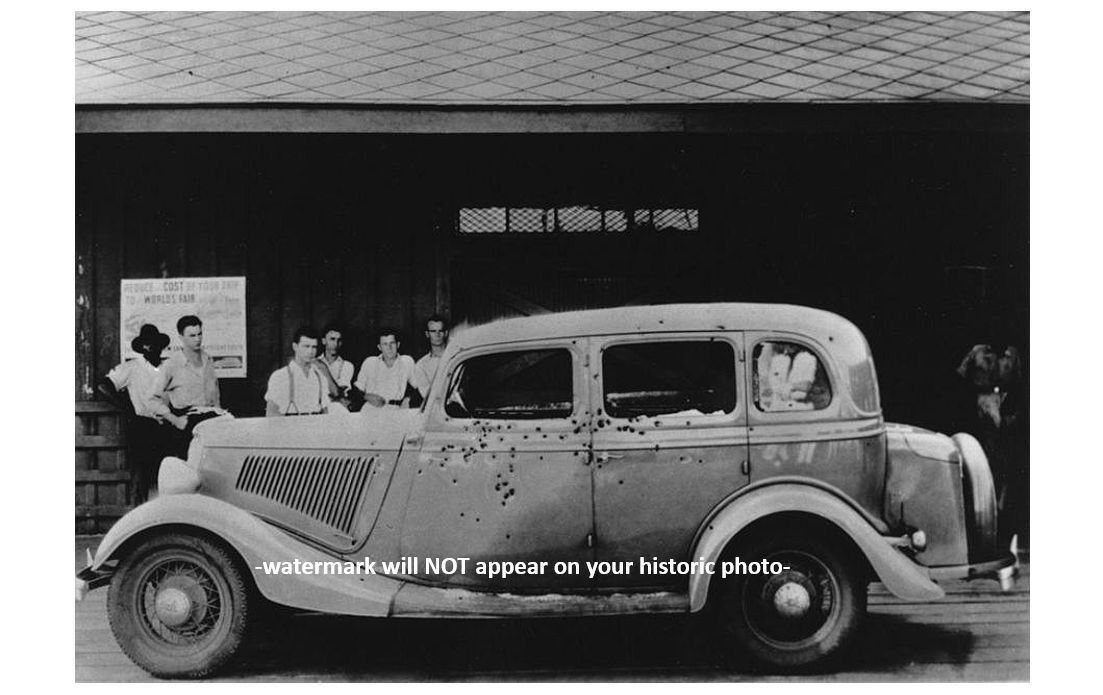 1934 BONNIE & CLYDE Death Car PHOTO Gangster Bullet Holes,1932 Ford, gun shots
