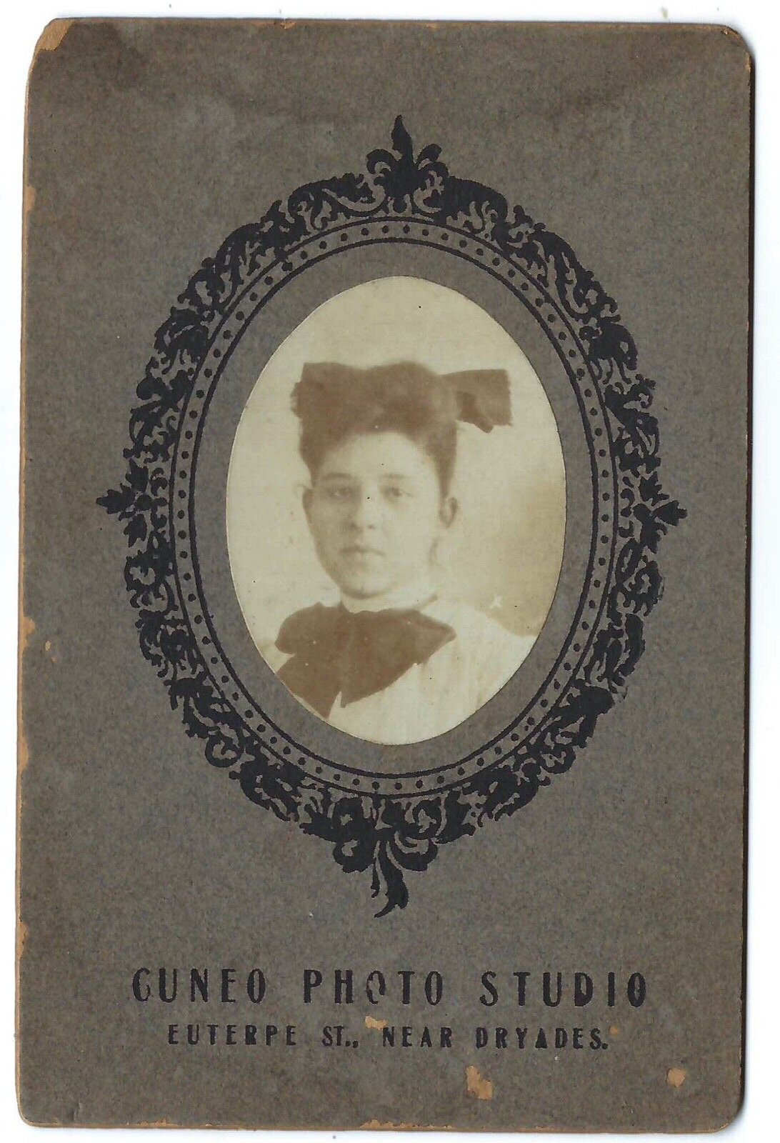 Young girl cabinet photo New Orleans Cuneo Photo Shop ca 1890s FREE S&H