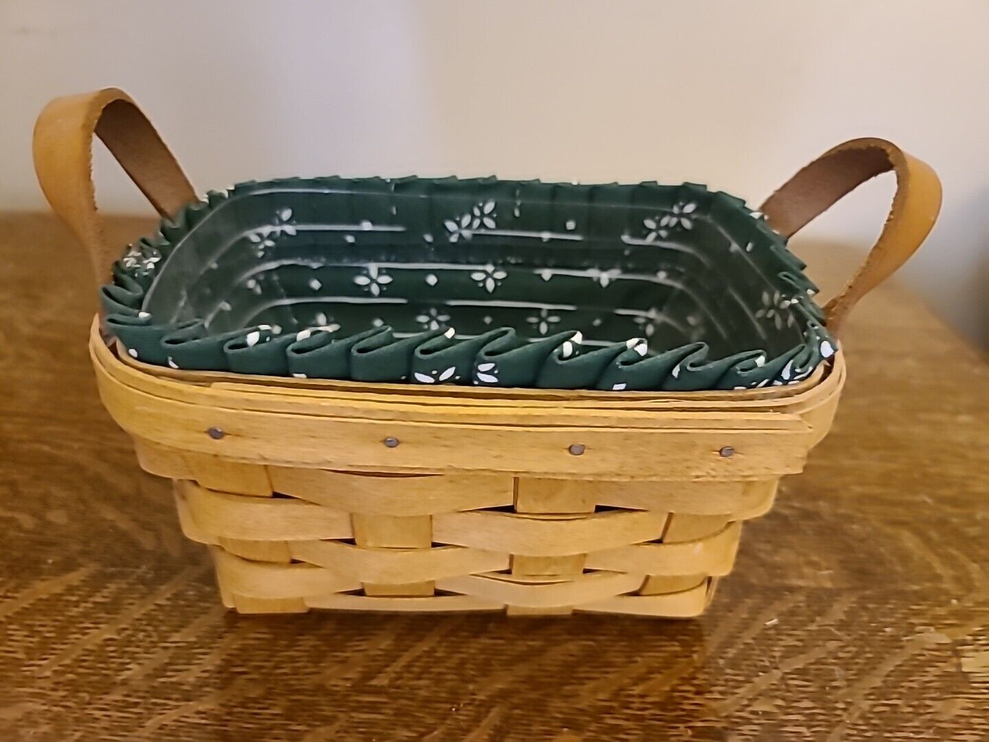 ✅VTG, Longaberger Basket with Leather Handles /Plastic&Fabric Liner \'93\' Signed