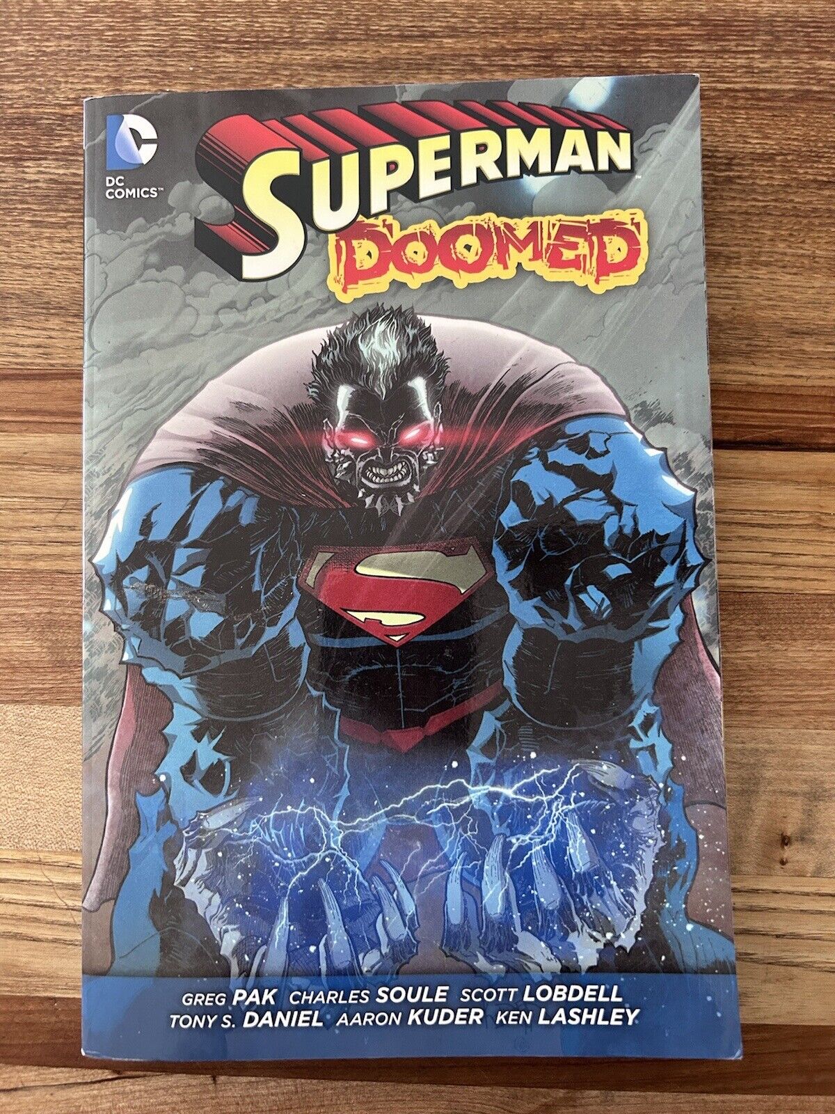 Superman: Doomed (DC Comics May 2015)