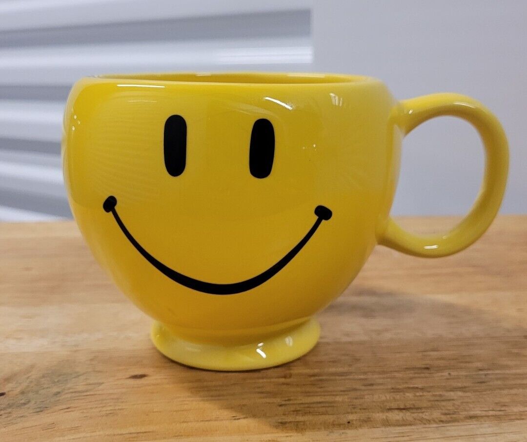 Teleflora Yellow Smiley Mug 20oz Oversized Coffee Cup Vintage Happy Face Emoji