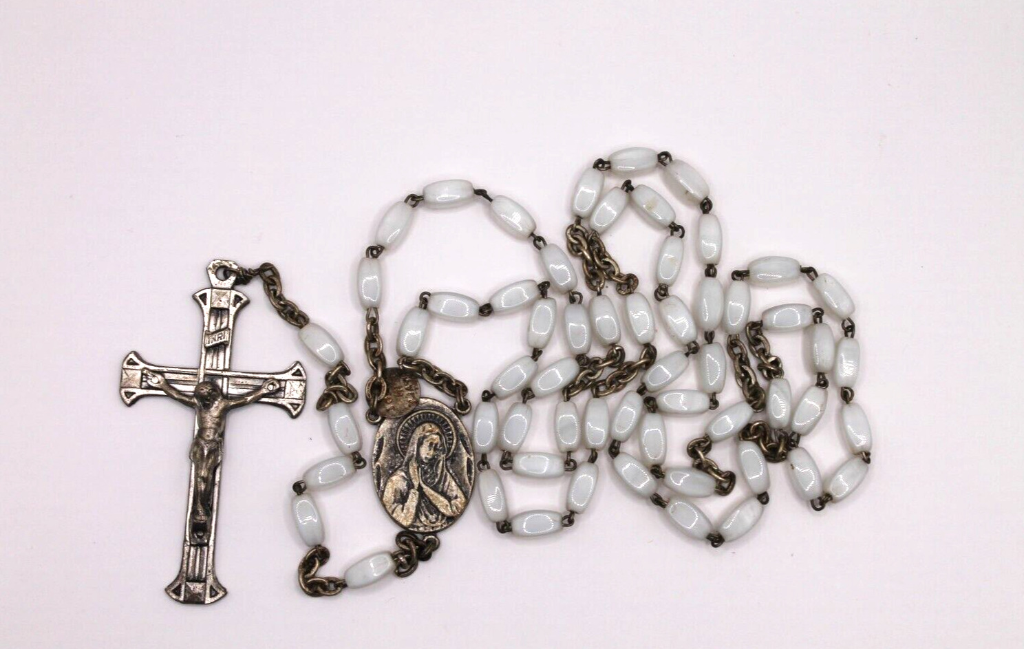 Beautiful Vintage White Sacred Heart Italy Rosary From Nun\'s Convent 