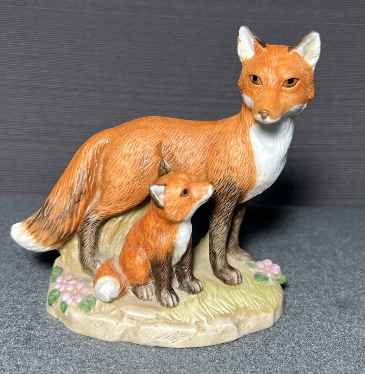 Vintage Homco Porcelain Figurine Red Fox with Kit Pups Home Interior 1417 EUC