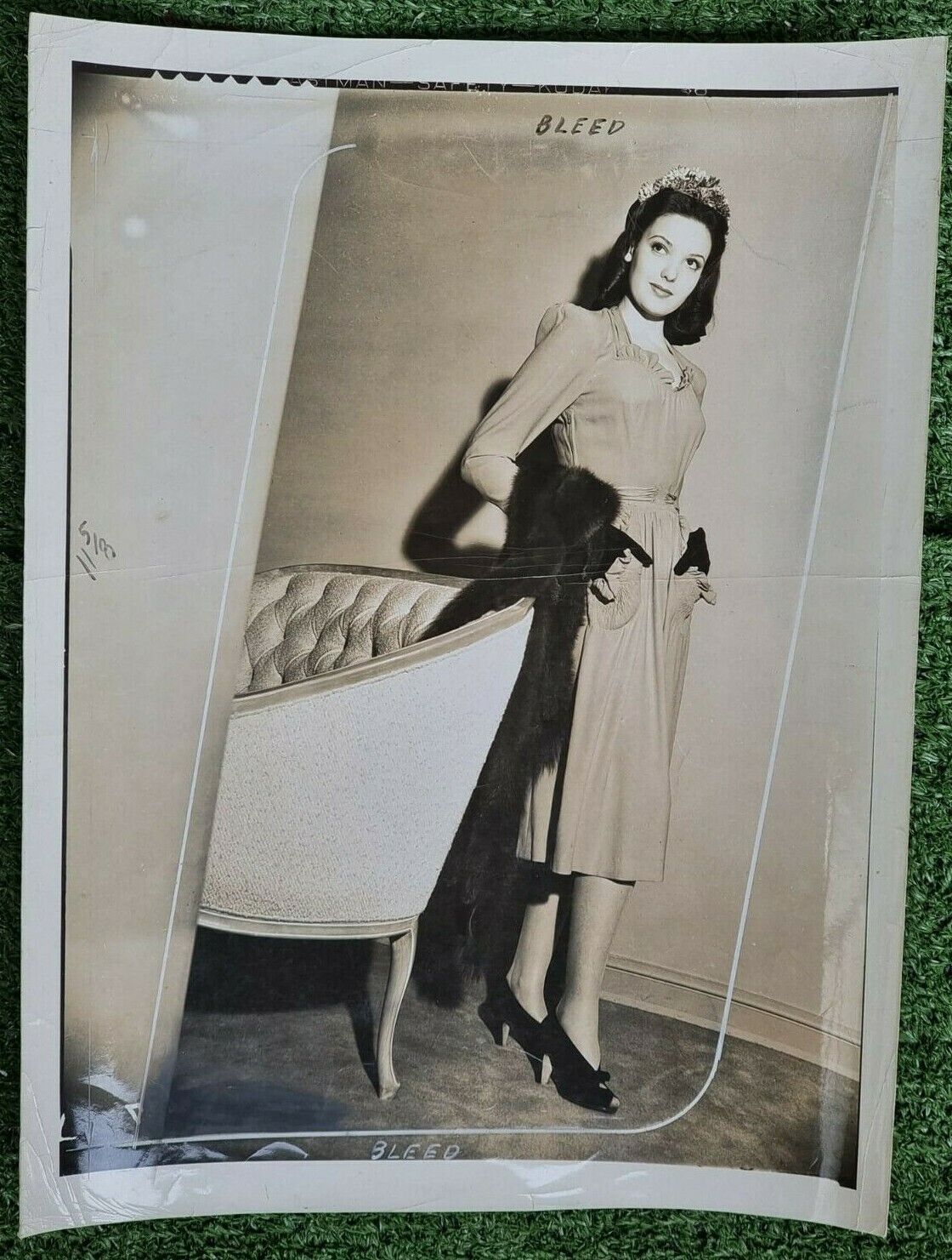 LINDA DARNELL GOWN STYLISH POSE 1941 STUNNING LARGE PORTRAIT ORIG Photo XXL