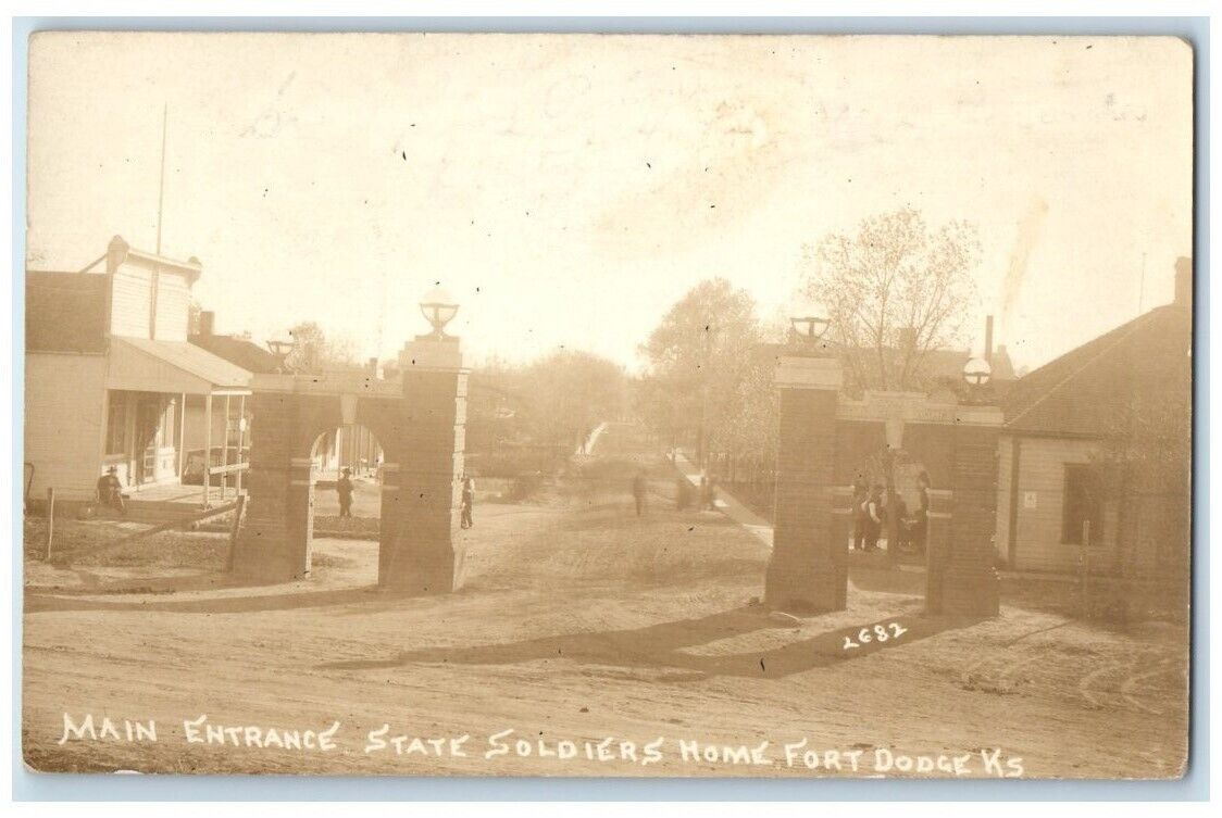 c1910\'s State Soldiers Home Main Entrance View Fort Dodge KS RPPC Photo Postcard