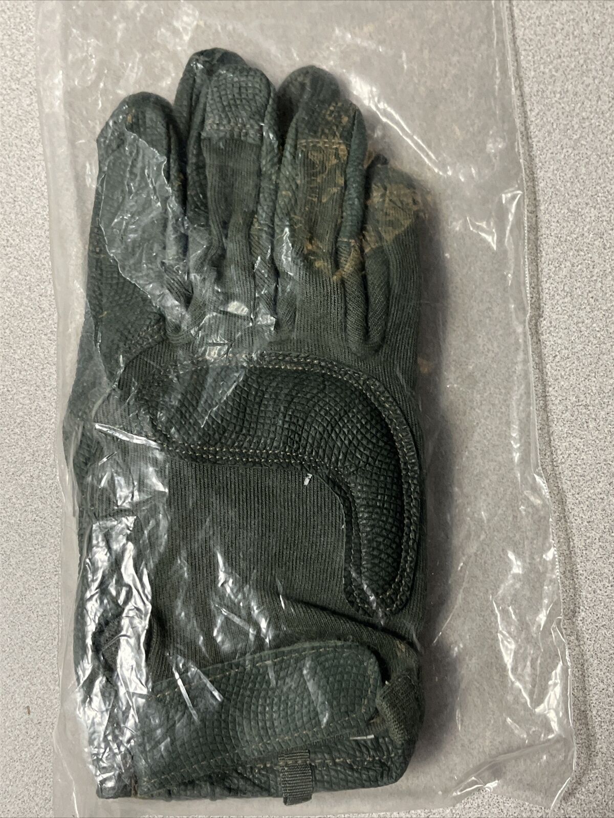 NWT, HWI, Army Combat Gloves, HHC-0014, Foliage Green, SMALL,   H/48   (mz)