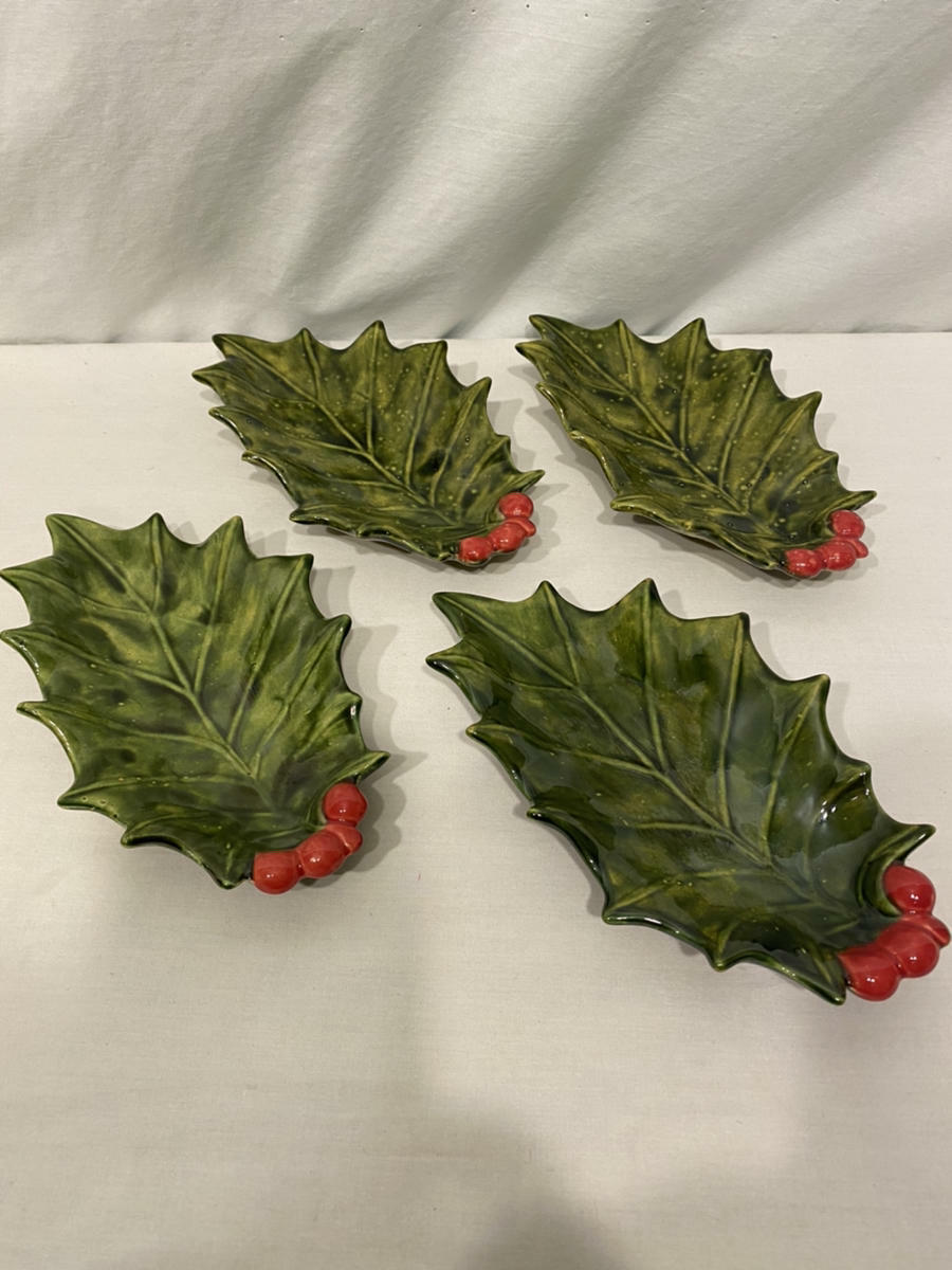 Vtg Christmas Holly Berries Berry Leaves Leaf Dish Trays Footed Ceramic LOT 4