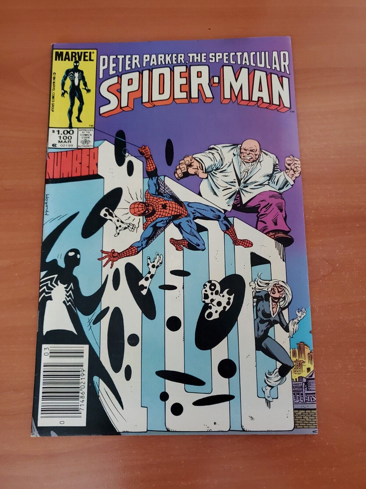 Peter Parker, The Spectacular Spider-Man 100 NM / Newsstand / Spot / (1985)