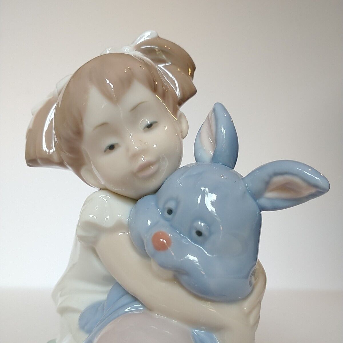 Nao Lladro Figurine I LOVE YOU SO MUCH Girl With Bunny Rabbit #1263 Retired