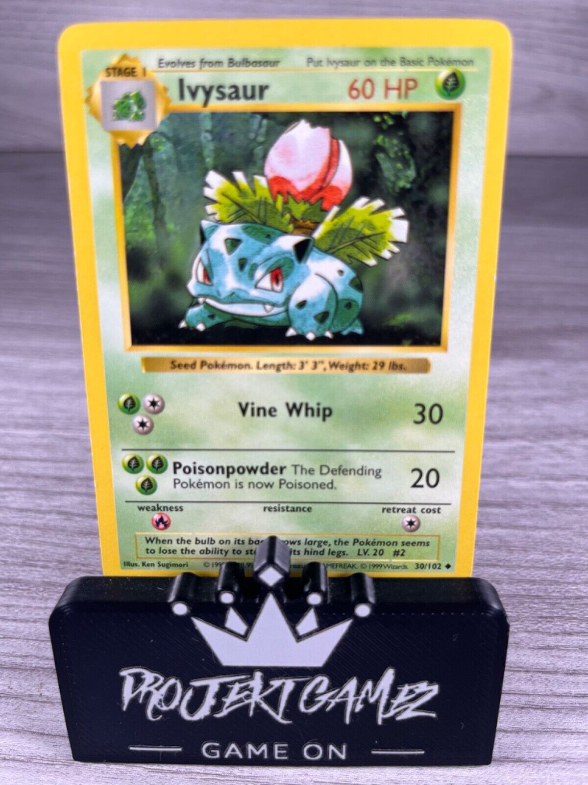 Ivysaur 30/102 Shadowless Base Set Uncommon Pokemon Trading Card TCG