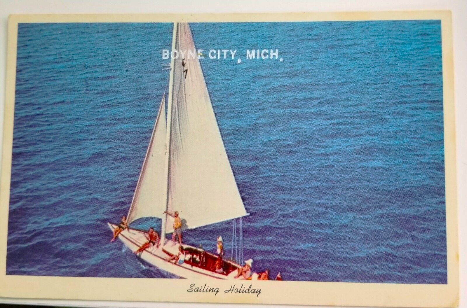 1967 POSTCARD - Boyne City, Michigan \'Sailing Holiday\'  7DK-1636