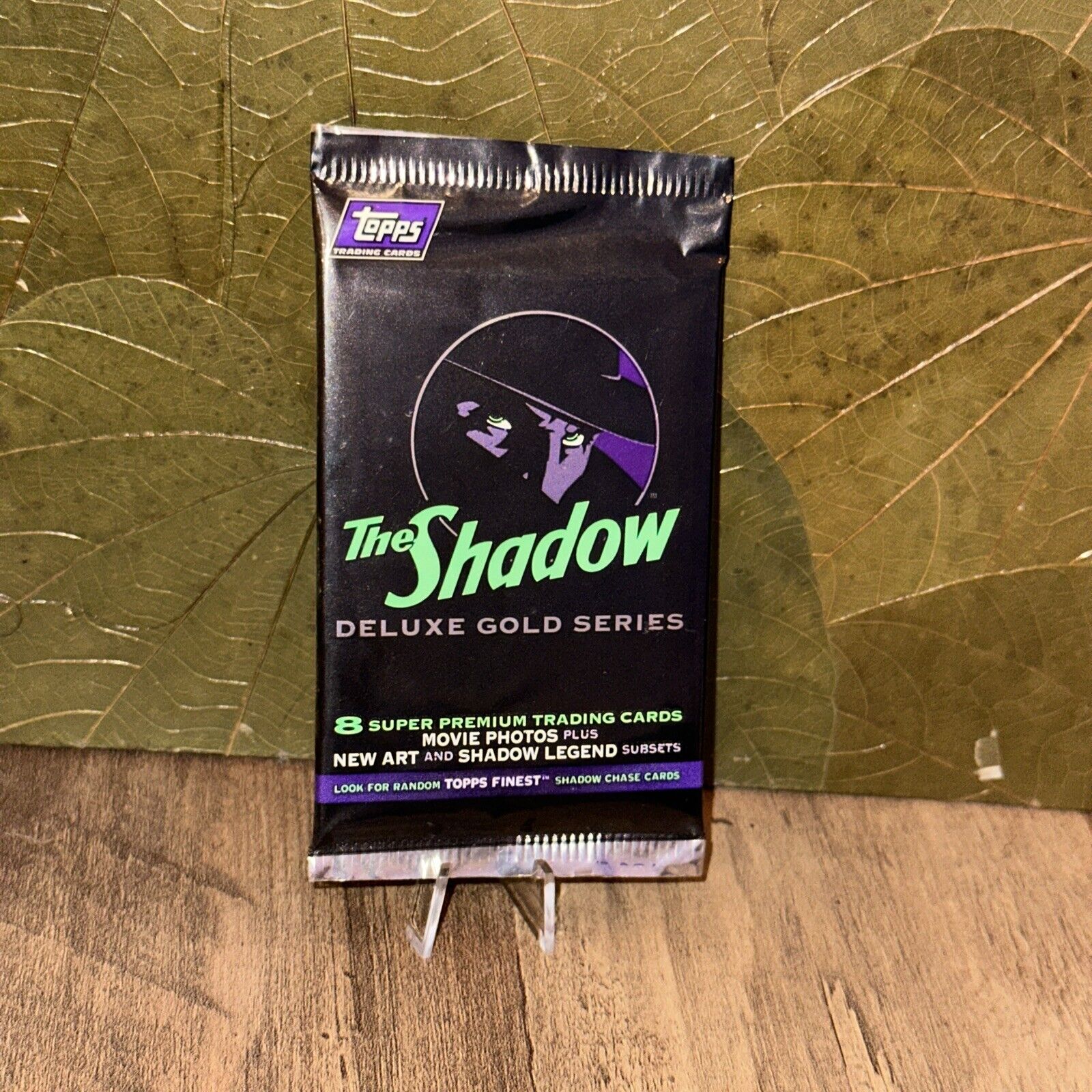 TOPPS The Shadow Deluxe Gold Series (1) Trading Card Pack, Sealed
