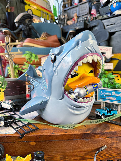 TUBBZ Cosplay Duck Giant Rubber Duck Movie Jaws Great White Shark Blues XL 