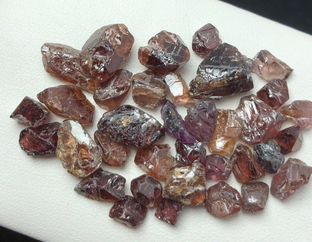 100.95 ct zircon rough lot for faceting