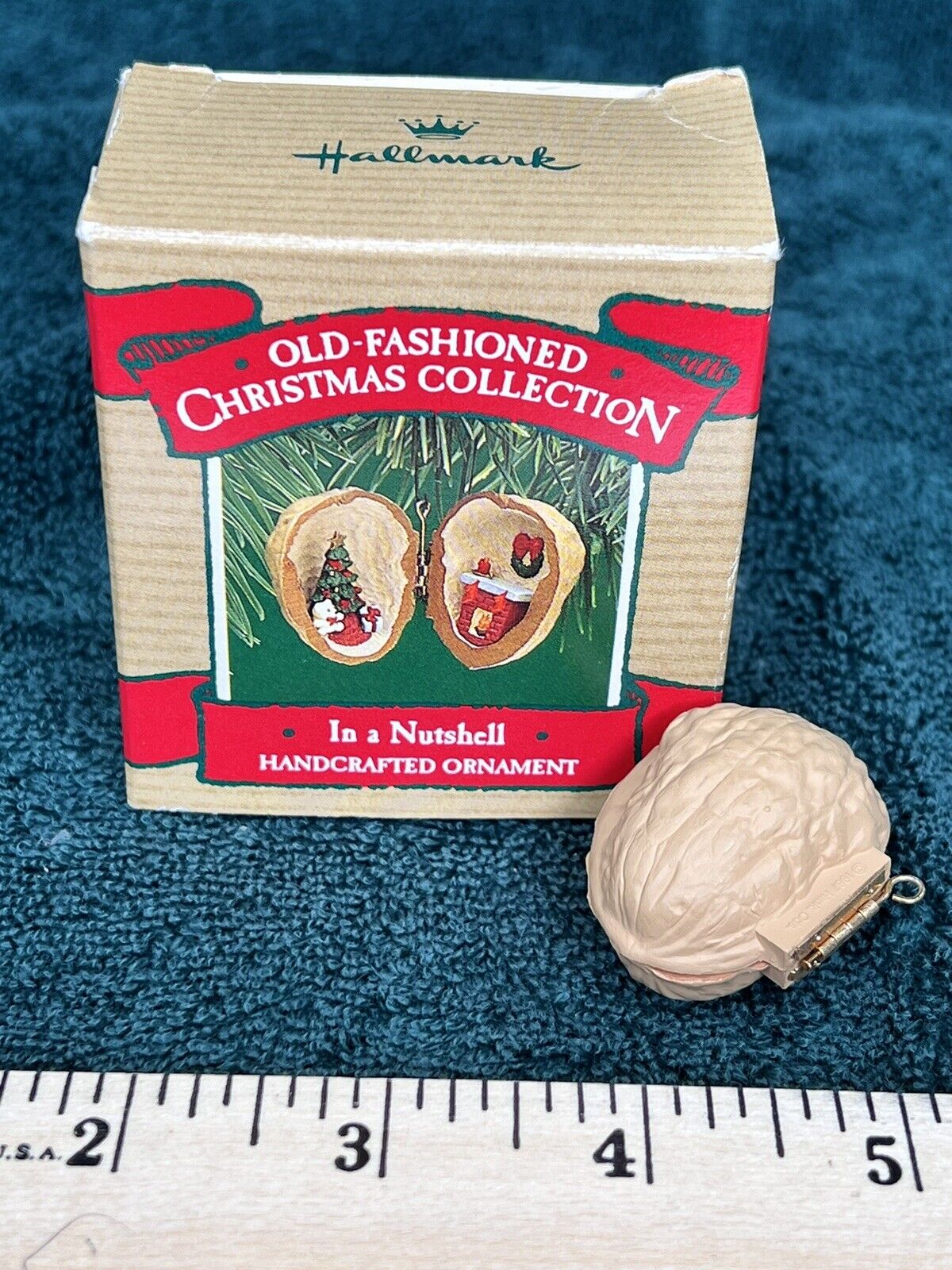 1987 Hallmark Ornament “In A Nutshell” Old Fashioned Christmas Collection 