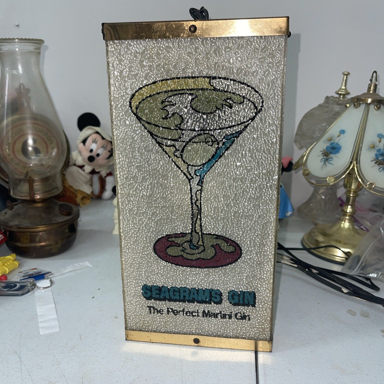 VERY RARE Vintage Seagrams Light Up Bar Sign 4 Sides Martini Frosted