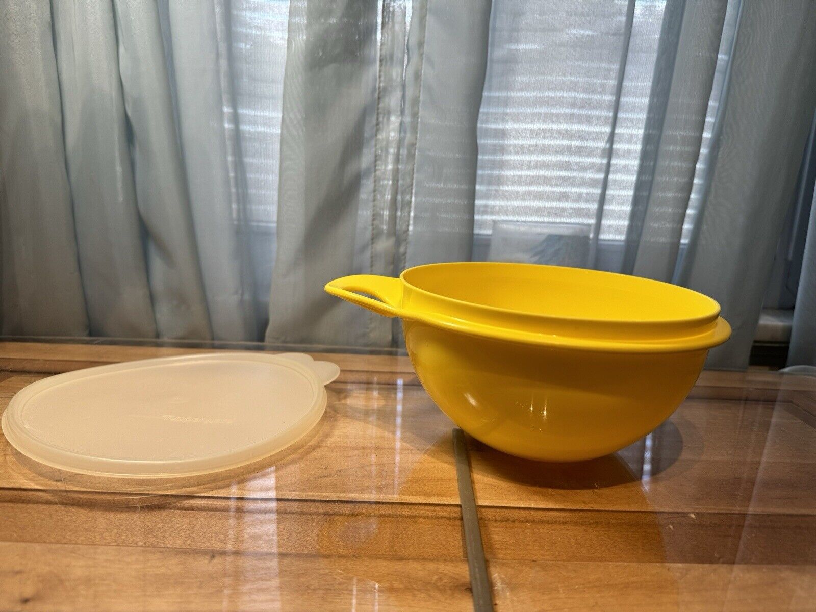 Tupperware Vintage Yellow Bowl With Lid