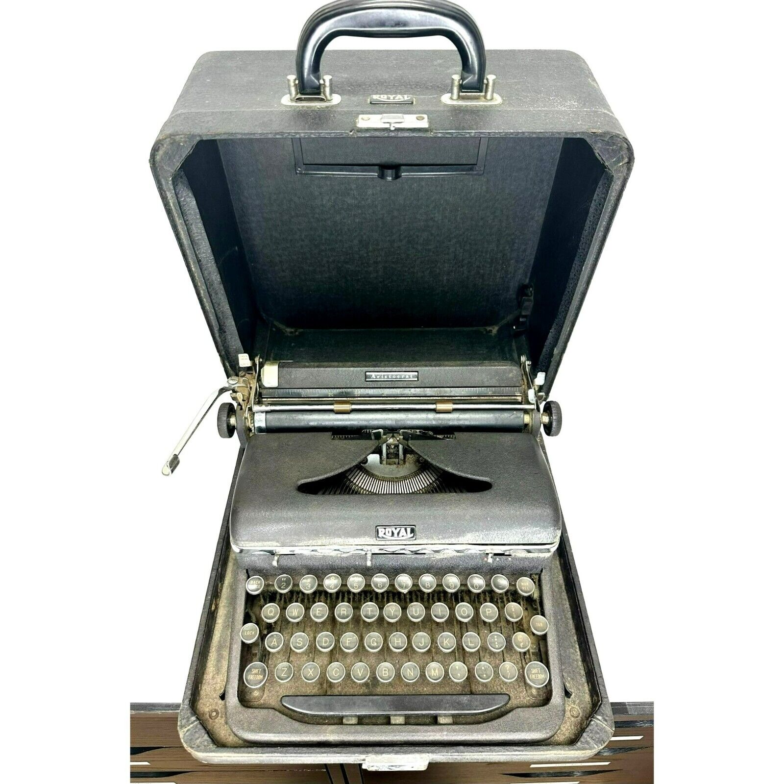1930’s Royal Model O Touch Control Portable Typewriter w/ Case 52