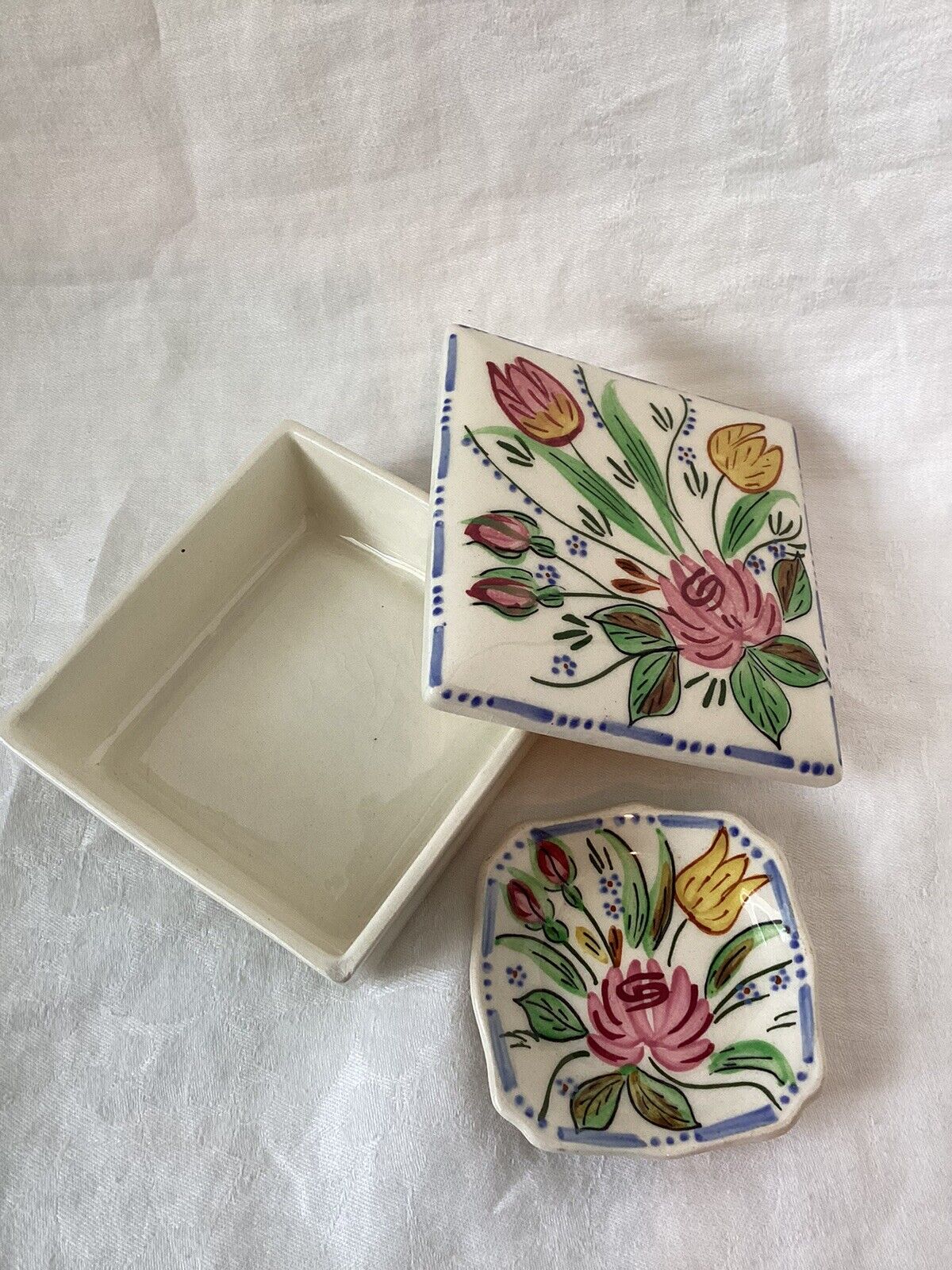 Blue Ridge Southern Pottery Cigarette Box (4X4) with Ashtray (3X3) Hand Painted