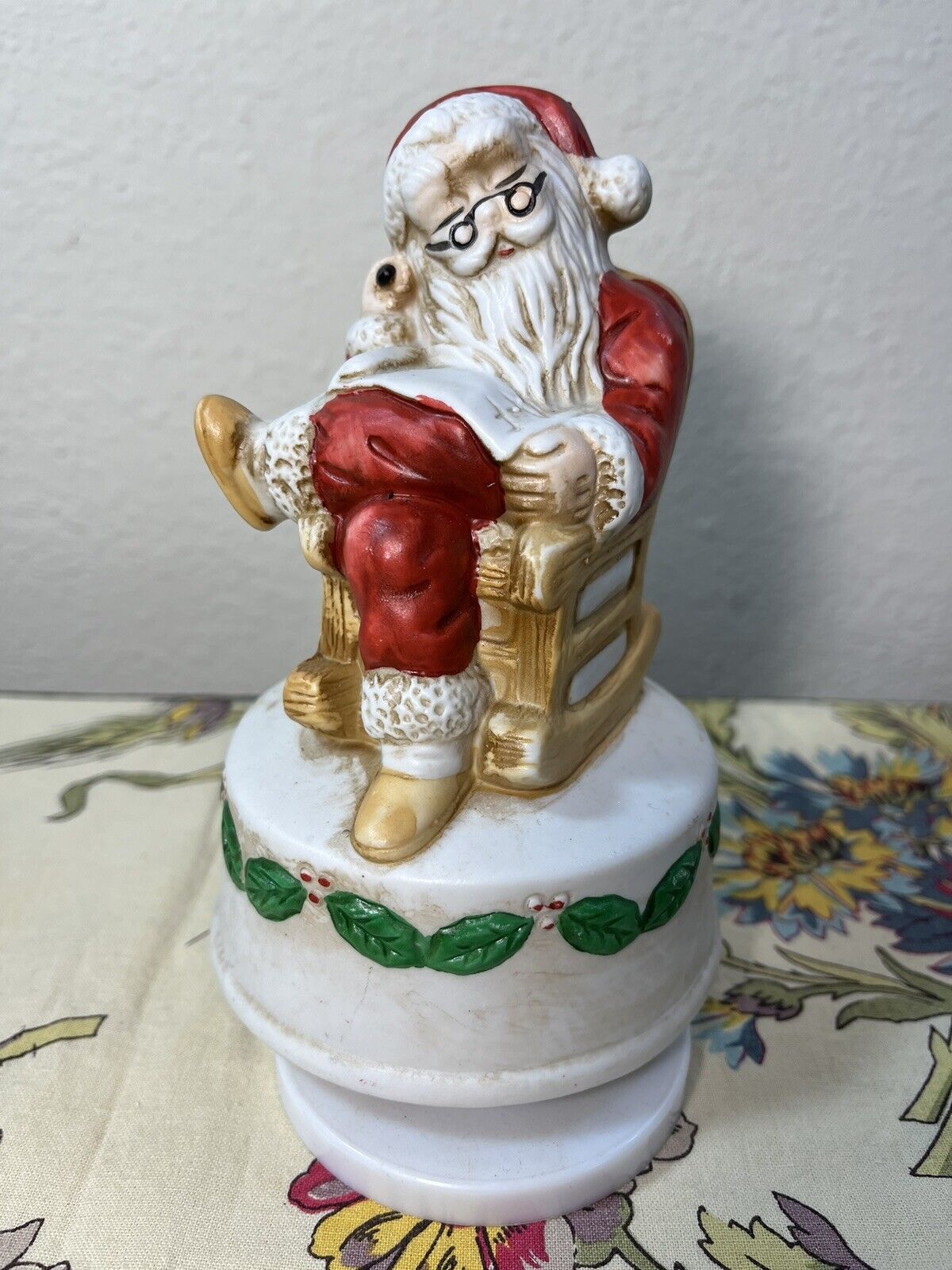 Santa Music Box VTG Santa Claus is Coming to Town Porcelain Rotating Ceramic